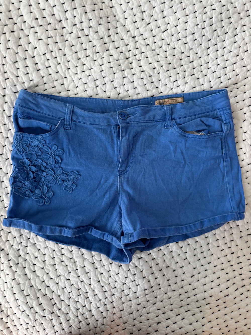 Vanilla Star Blue Floral Appliqué Shorts